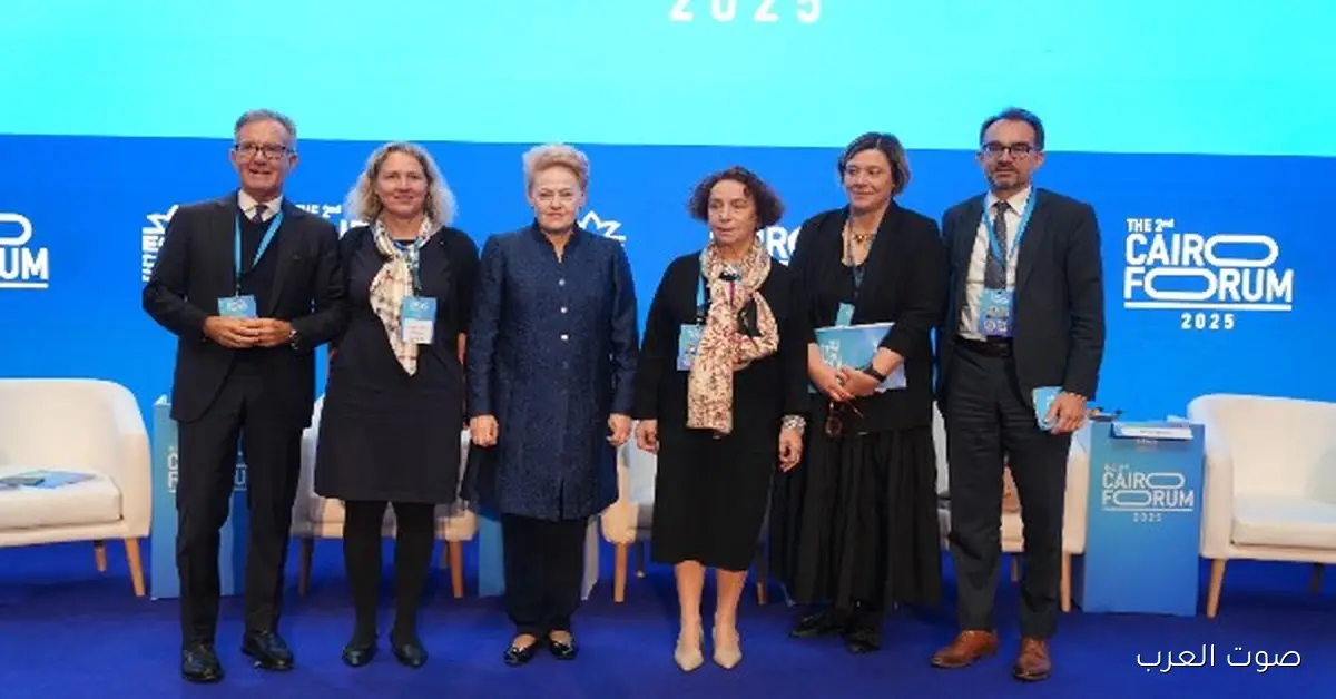 خبراء أوروبيون في منتدى القاهرة: تصاعد الانقسامات الداخلية تحت ضغط أمريكا وروسيا