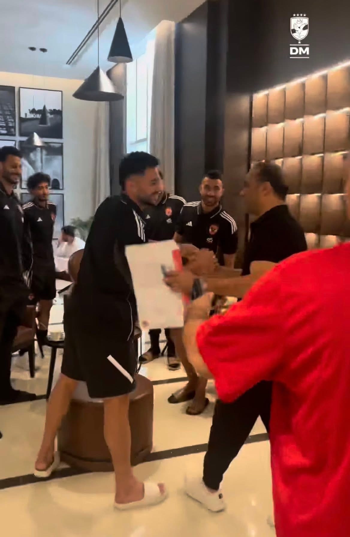 سيد عبد الحفيظ يوصل للأهلي في الإمارات.. شوفوا الصور 6 اجتماع فني للأهلي