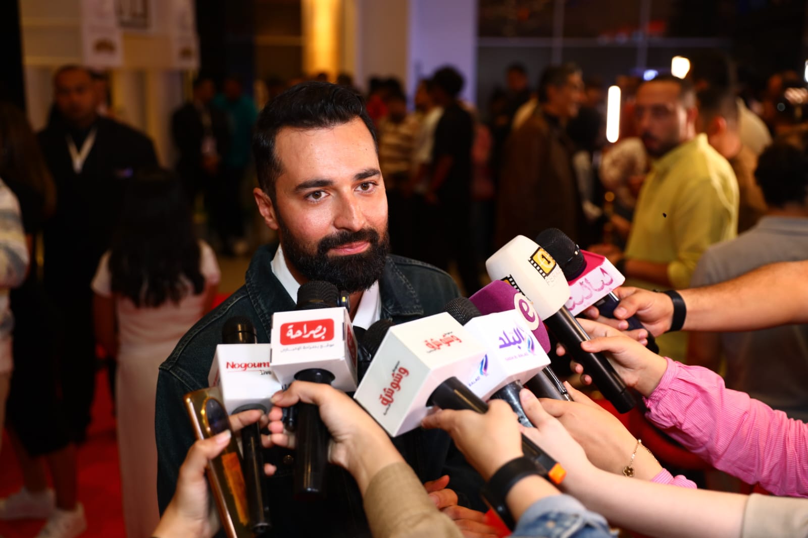 1762399278 98 مع إسعاد يونس أبطال فيلم قصر الباشا يحتفلوا بالعرض الخاص