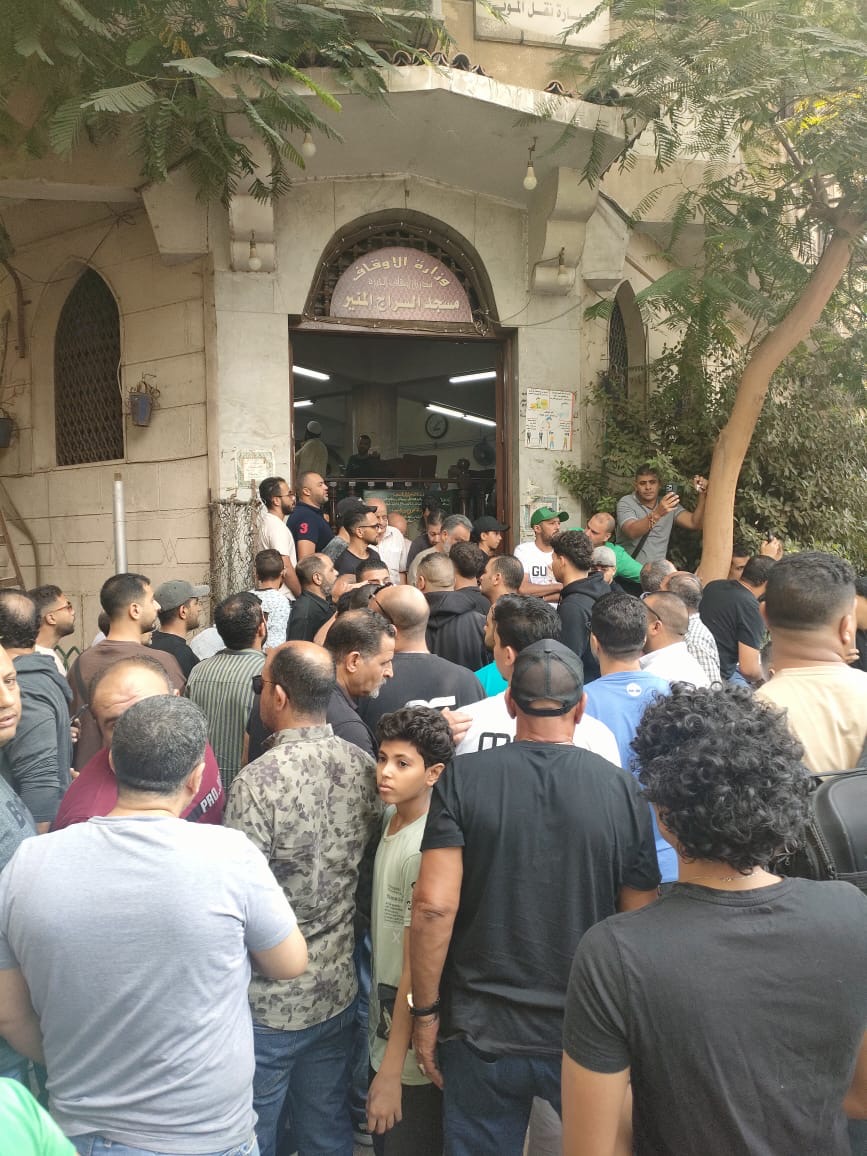 أشرف زكي في جنازة أحمد عبد الله