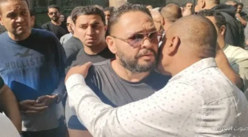 1762425794 أحمد رزق وأشرف زكي يحضروا جنازة أحمد عبد الله