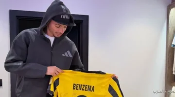 1762429452 من بنزيما لمهاجم ليفربول هدية جايه من كل حتة