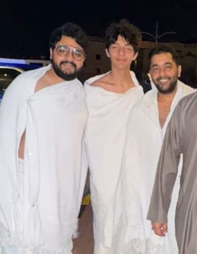 1762456101 701 شوف أحمد فلوكس مع ابنه في المسجد الحرام بآخر ظهور