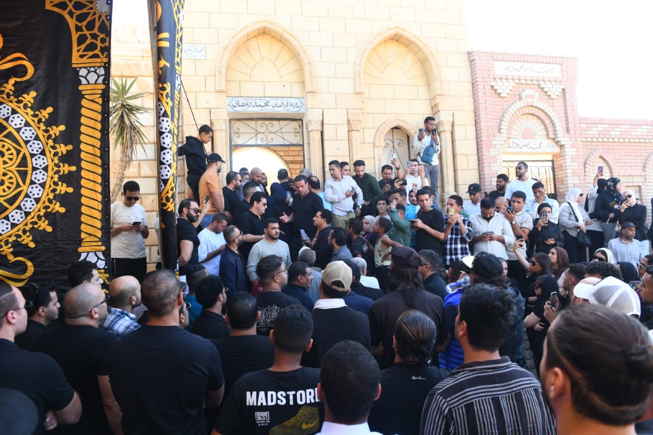 1762519823 751 أشرف زكي كان من أبرز الحضور في جنازة والد محمد