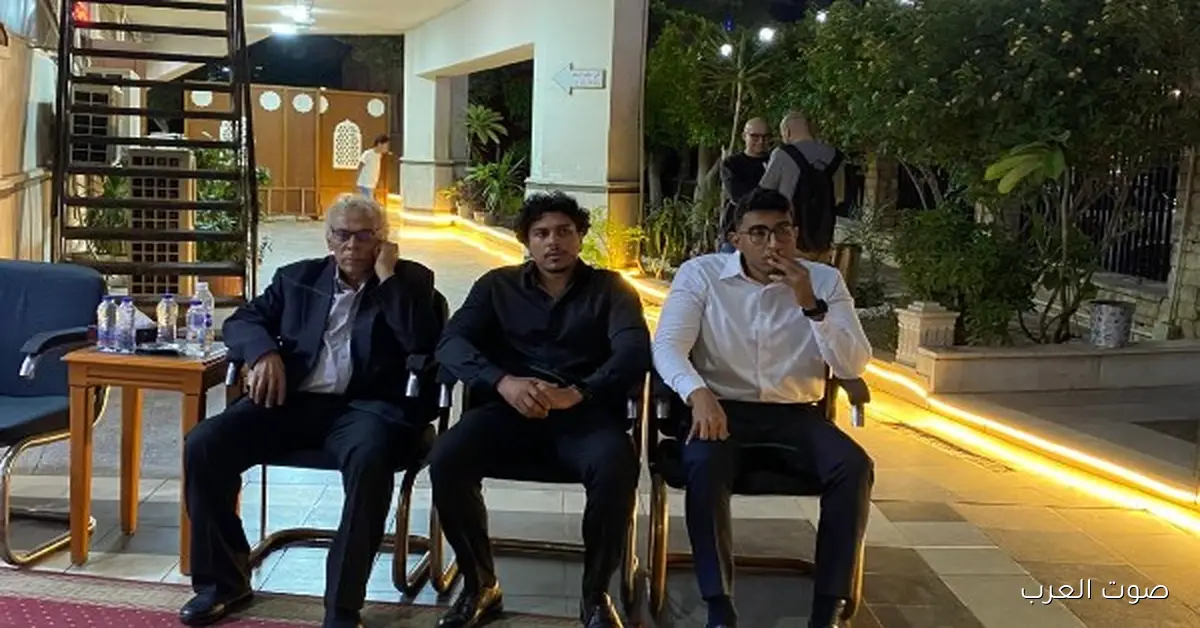 حسن العدل يتلقى عزاء زوجته في مسجد آل رشدان