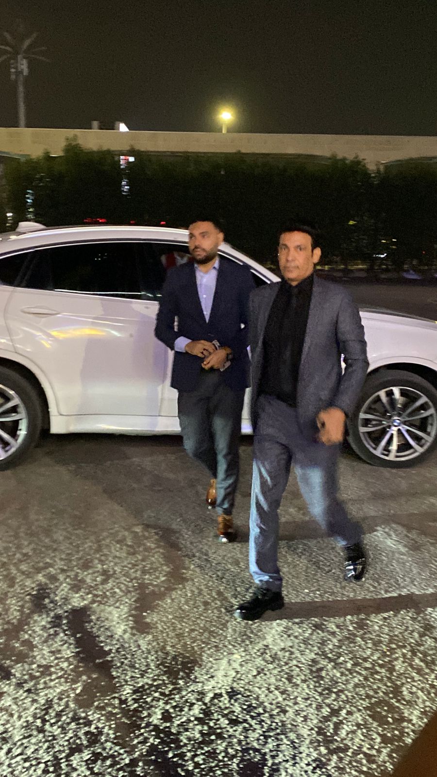 1762624479 734 محمد هنيدي وحمادة هلال يتألقوا في عزاء المؤلف أحمد عبدالله