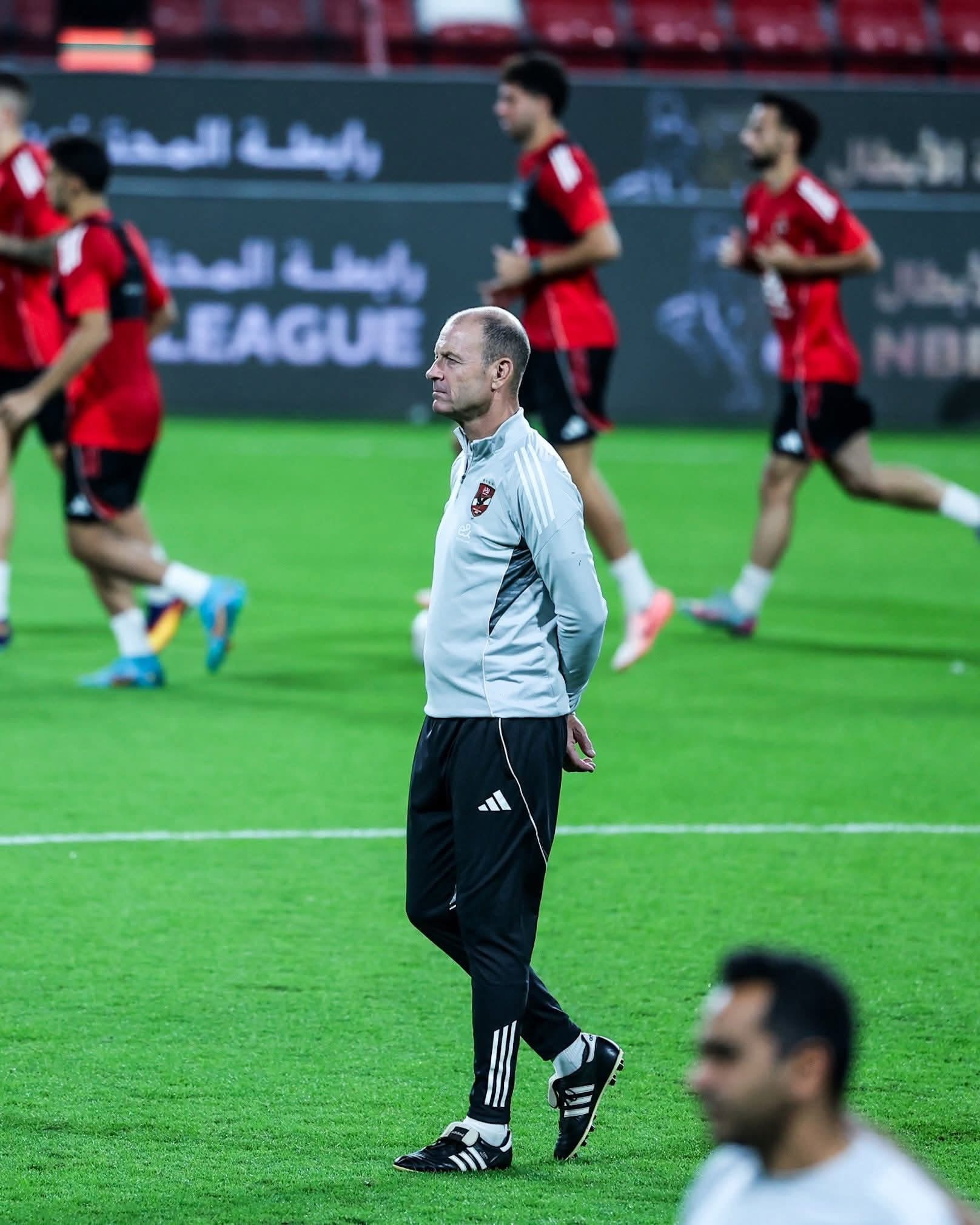 1762647859 625 شوفوا لقطات من تمرين الأهلي قبل مباراة الزمالك في السوبر