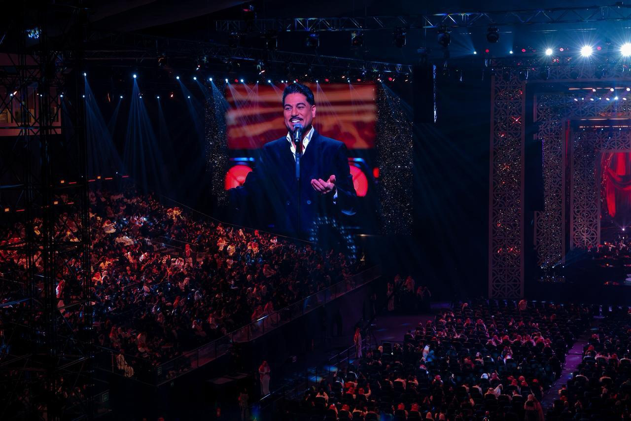 1762678946 159 وليد الشامي يرفع حرارة مسرح محمد عبده في موسم الرياض