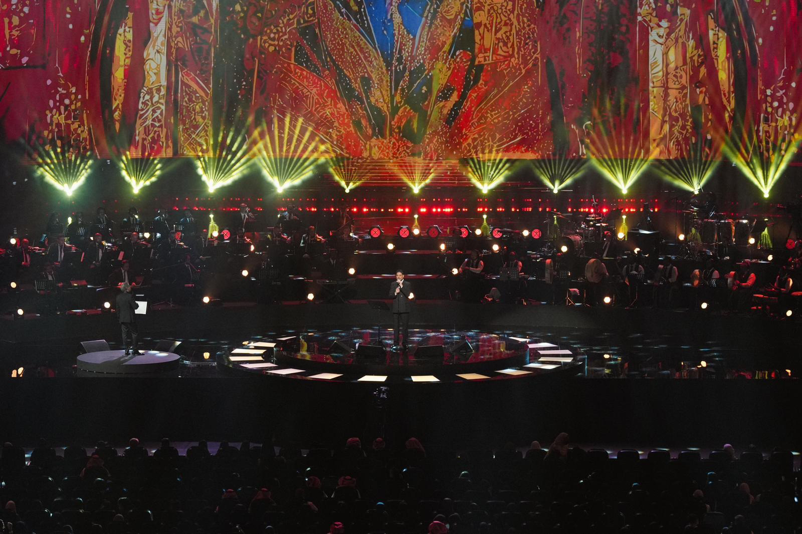 1762678946 281 وليد الشامي يرفع حرارة مسرح محمد عبده في موسم الرياض