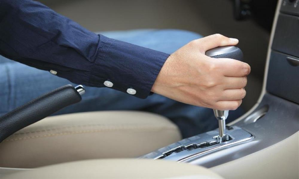 ازاي تهتم بناقل الحركة في عربيتك؟ خلي بالك من الأوساخ وبقايا المعادن 7 1762687707 486 ازاي تهتم بناقل الحركة في عربيتك؟ خلي بالك من الأوساخ