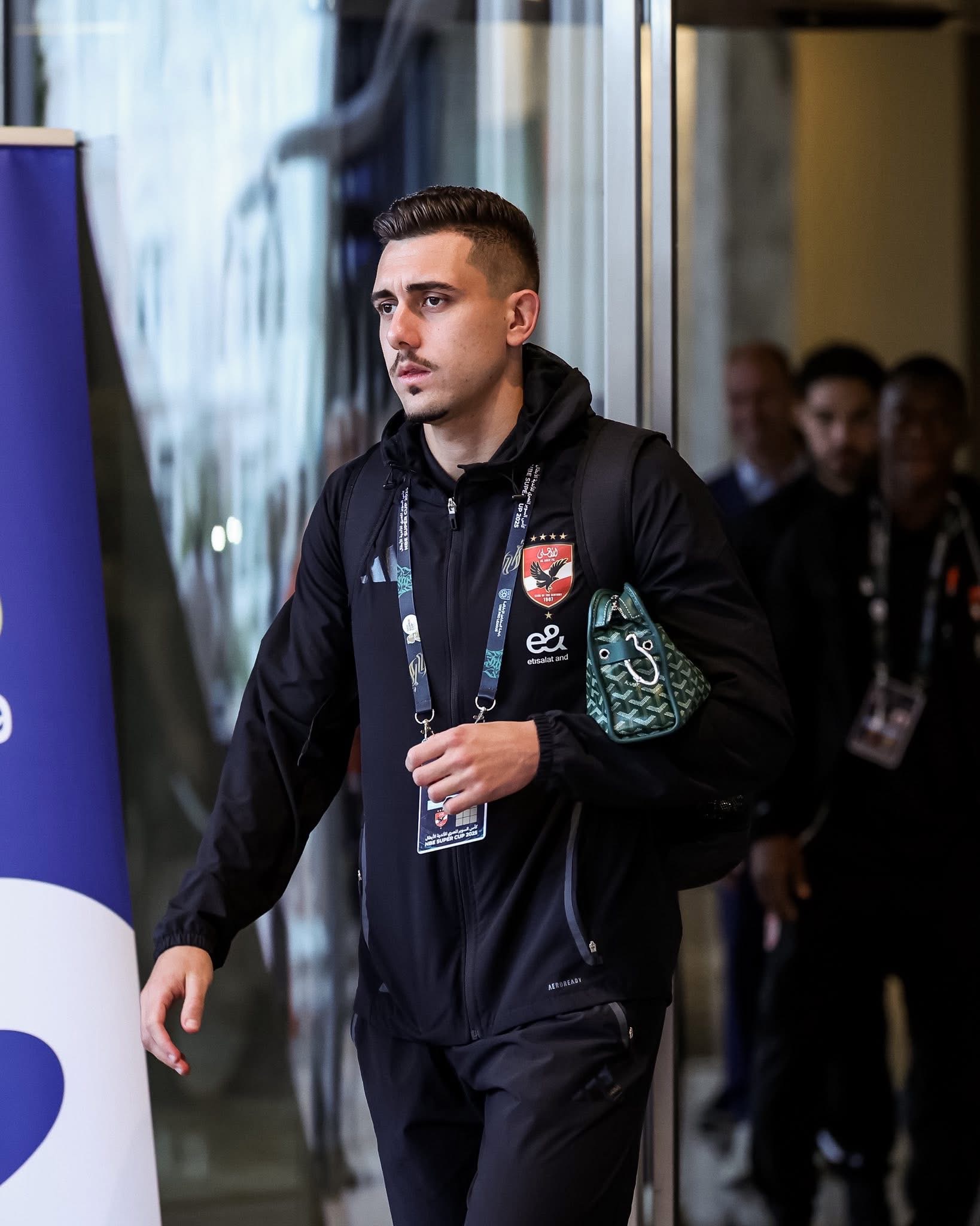 1762699575 45 شوف لقطات من تحرك لاعبي الأهلي لملعب السوبر قبل مواجهة