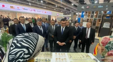 1762703235 وزير الإسكان يزور جناح الوزارة في المعرض والمؤتمر الدولي للنقل