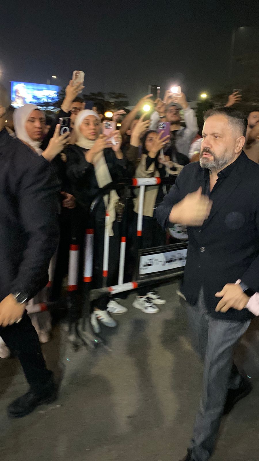 1762710060 115 عبير صبري وإدوارد وريهام سعيد في عزاء والد محمد رمضان