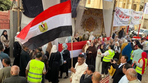 بدء توافد الناخبين علي مراكز الاقتراع