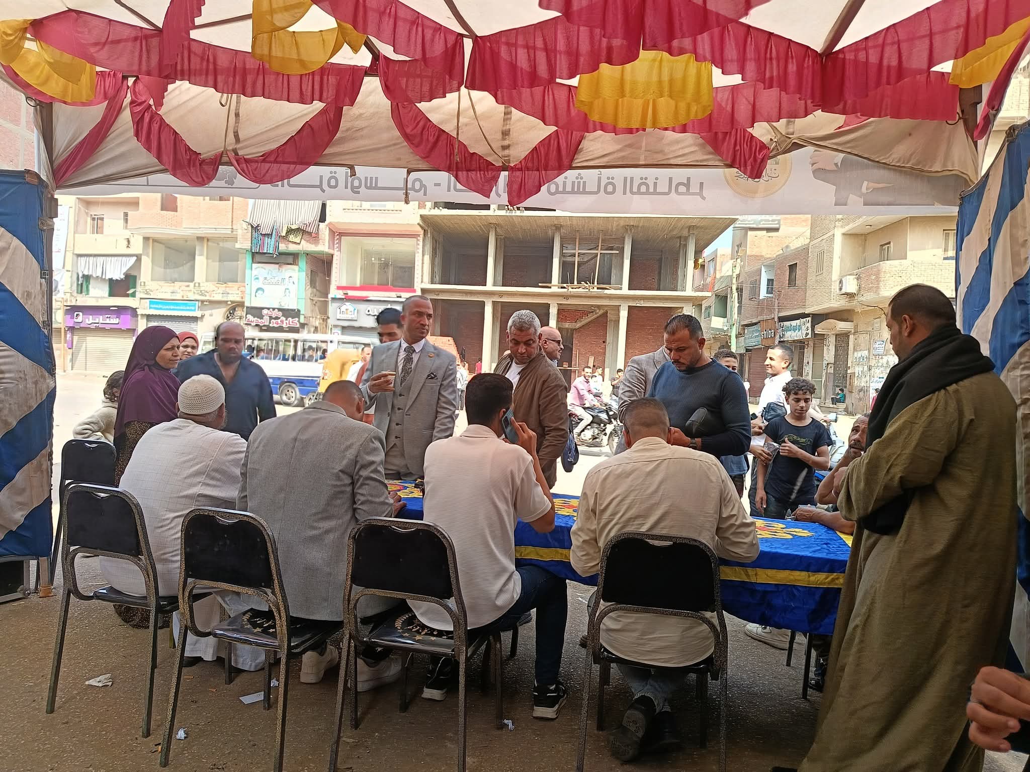 1762770453 59 الأغاني الوطنية ترفع حماس الناخبين في منشأة القناطر