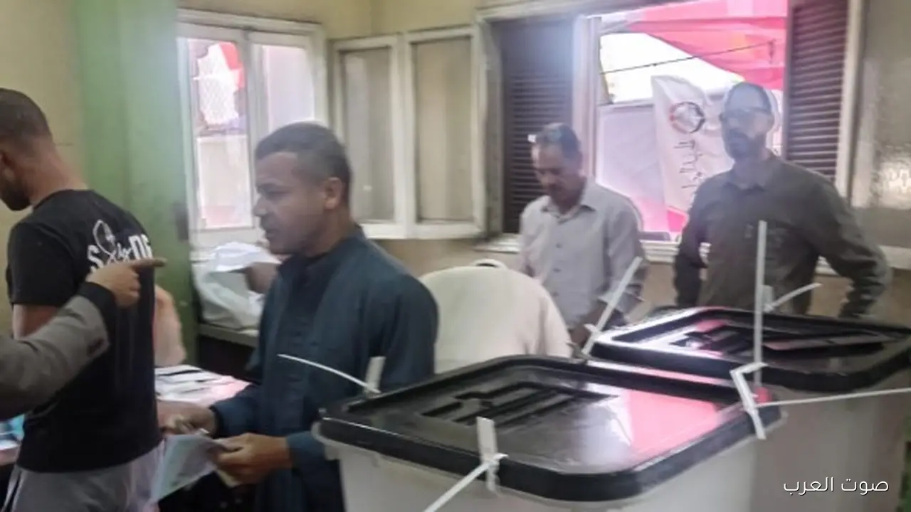 انتخابات مجلس النواب 2025: التصويت ماشي بشكل منتظم في لجنة مركز شباب القصبجي بالمنيب 36 1762770857 انتخابات مجلس النواب 2025 التصويت ماشي بشكل منتظم في لجنة