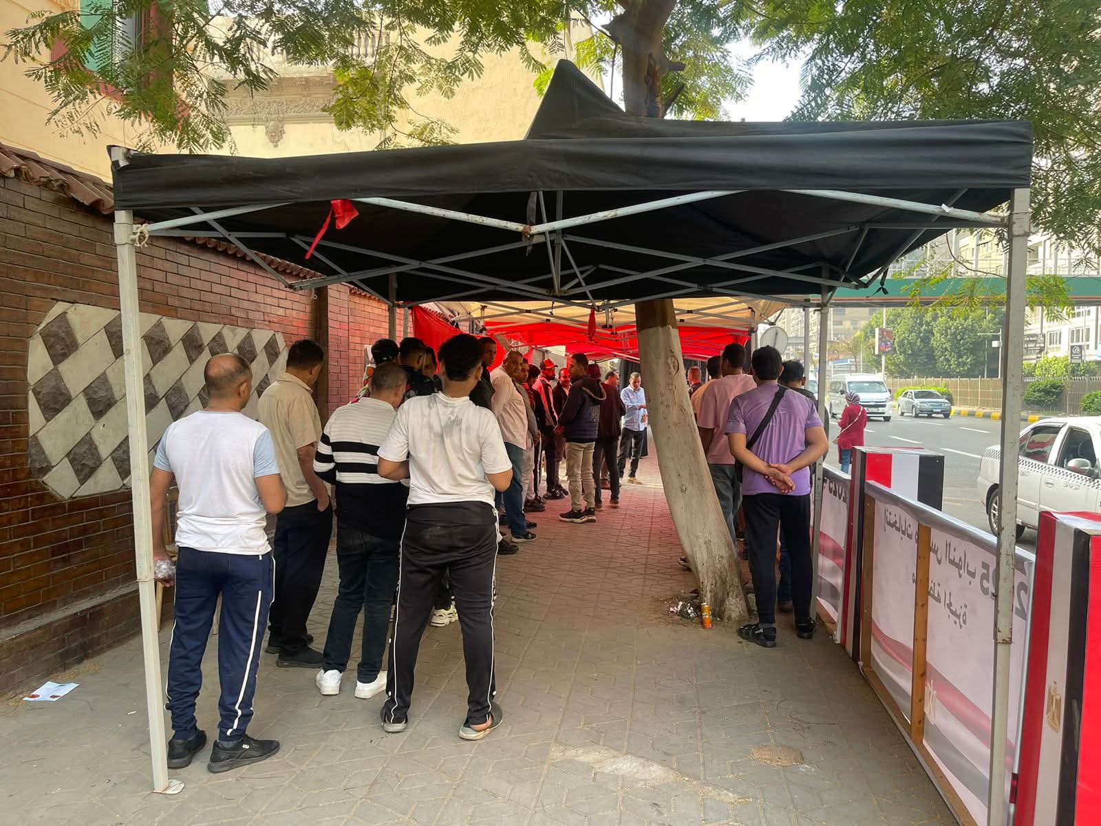 توافد الناس في بشتيل وأوسيم للإدلاء بأصواتهم في انتخابات مجلس النواب 4 الطلاب يدلون بأصواتهم