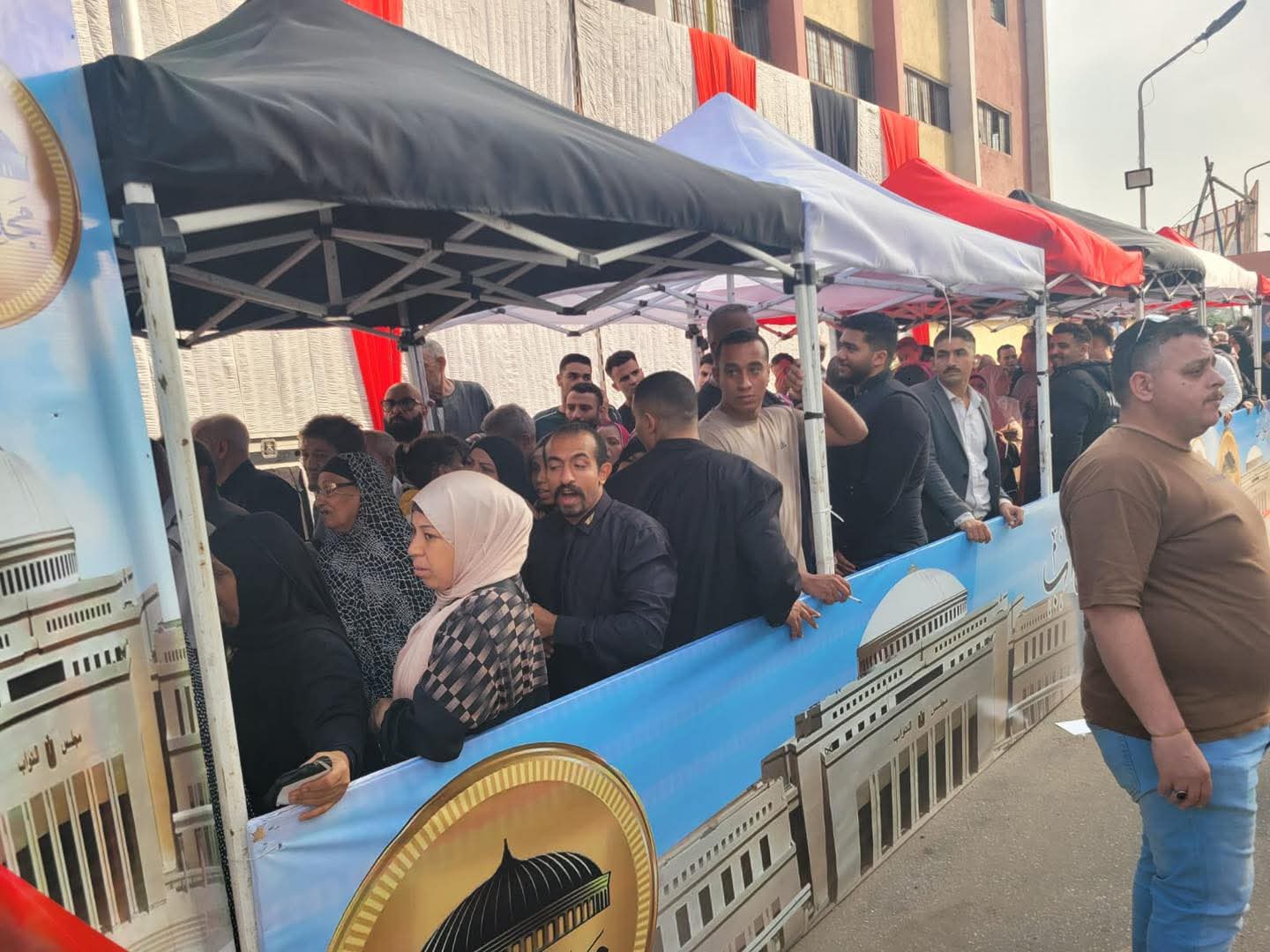 1762772056 159 توافد الناس في الجيزة عشان ينتخبوا نوابهم