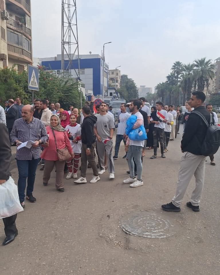 1762772056 395 توافد الناس في الجيزة عشان ينتخبوا نوابهم
