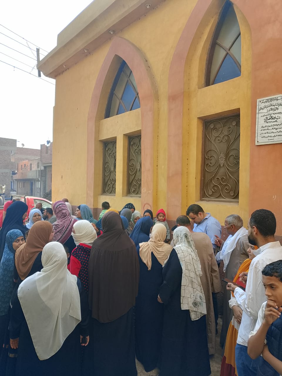 1762773280 675 زحمة كبيرة من قرى العياط على انتخابات مجلس النواب 2025