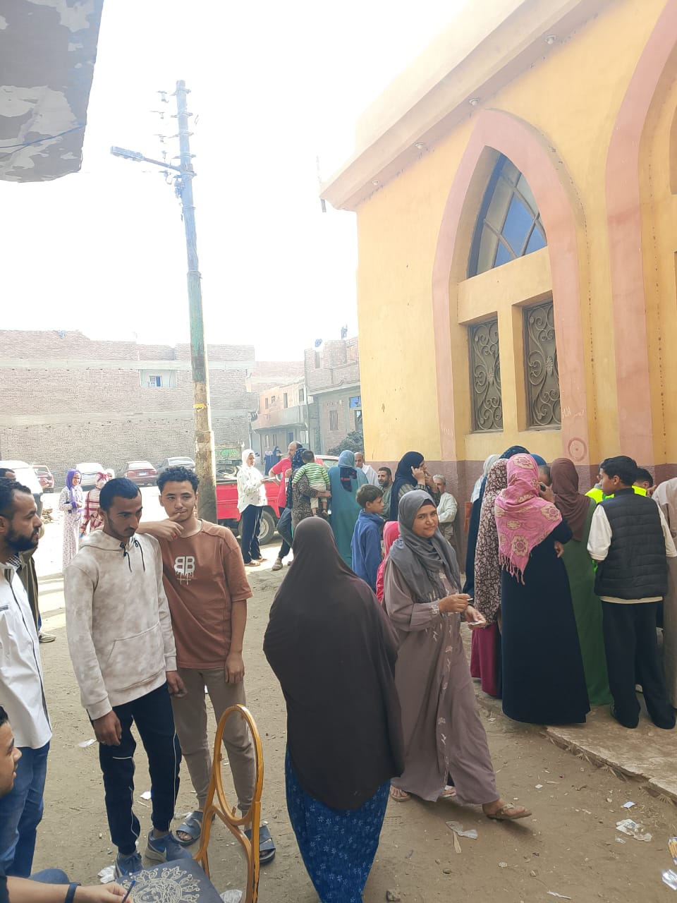 1762773280 845 زحمة كبيرة من قرى العياط على انتخابات مجلس النواب 2025