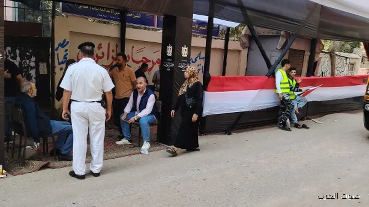 1762776815 الناس لسه بتتوافد على لجان الهرم علشان تصوت في انتخابات
