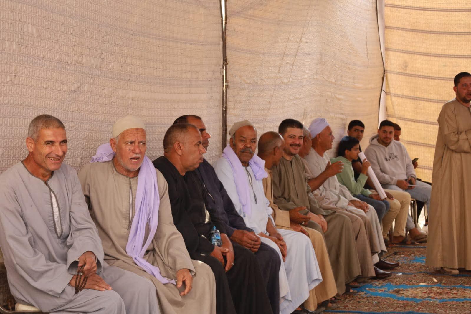 1762778316 218 انتخابات النواب 2025 الناس حاضرين بكثافة في لجنة مدرسة القطا