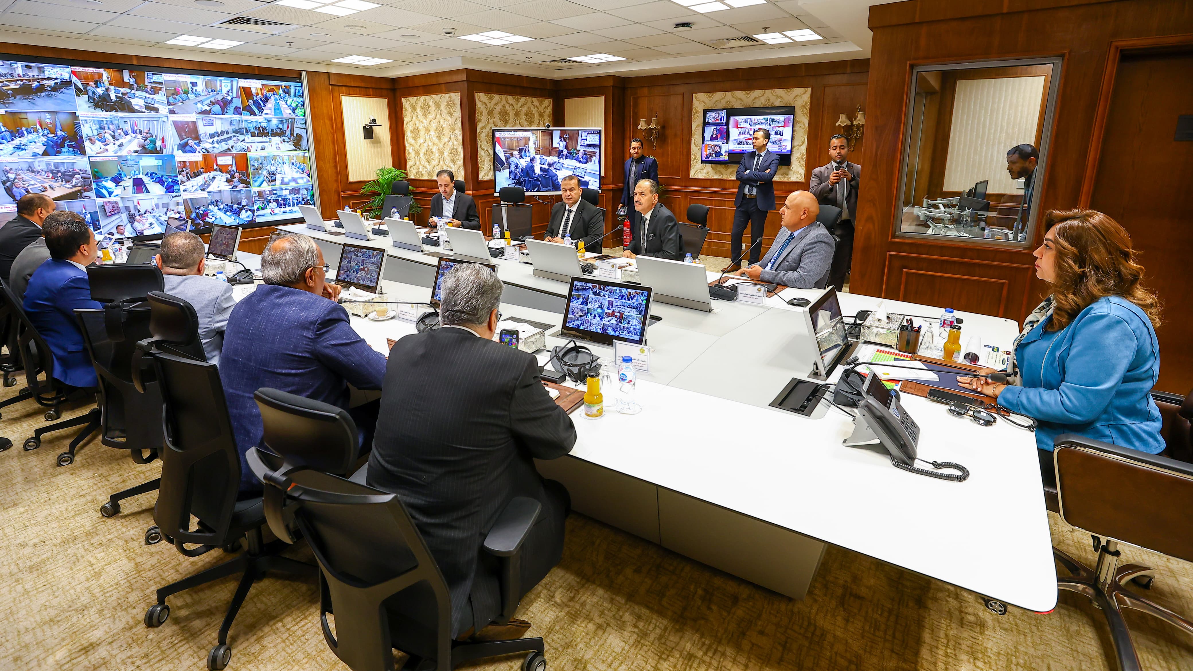 1762779076 370 وزيرة التنمية المحلية تتابع انتخابات النواب من مركز الطوارئ في