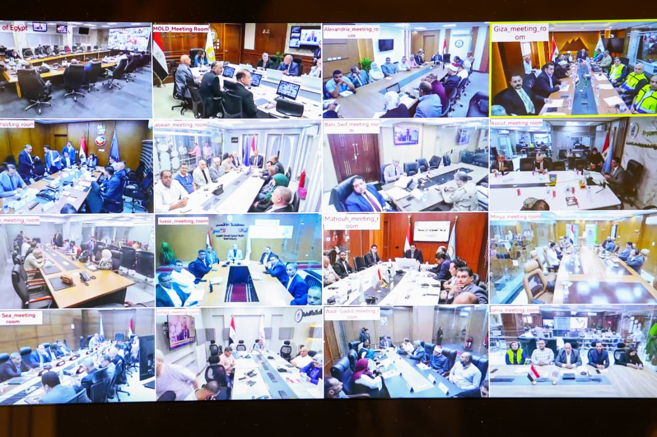 1762779076 579 وزيرة التنمية المحلية تتابع انتخابات النواب من مركز الطوارئ في