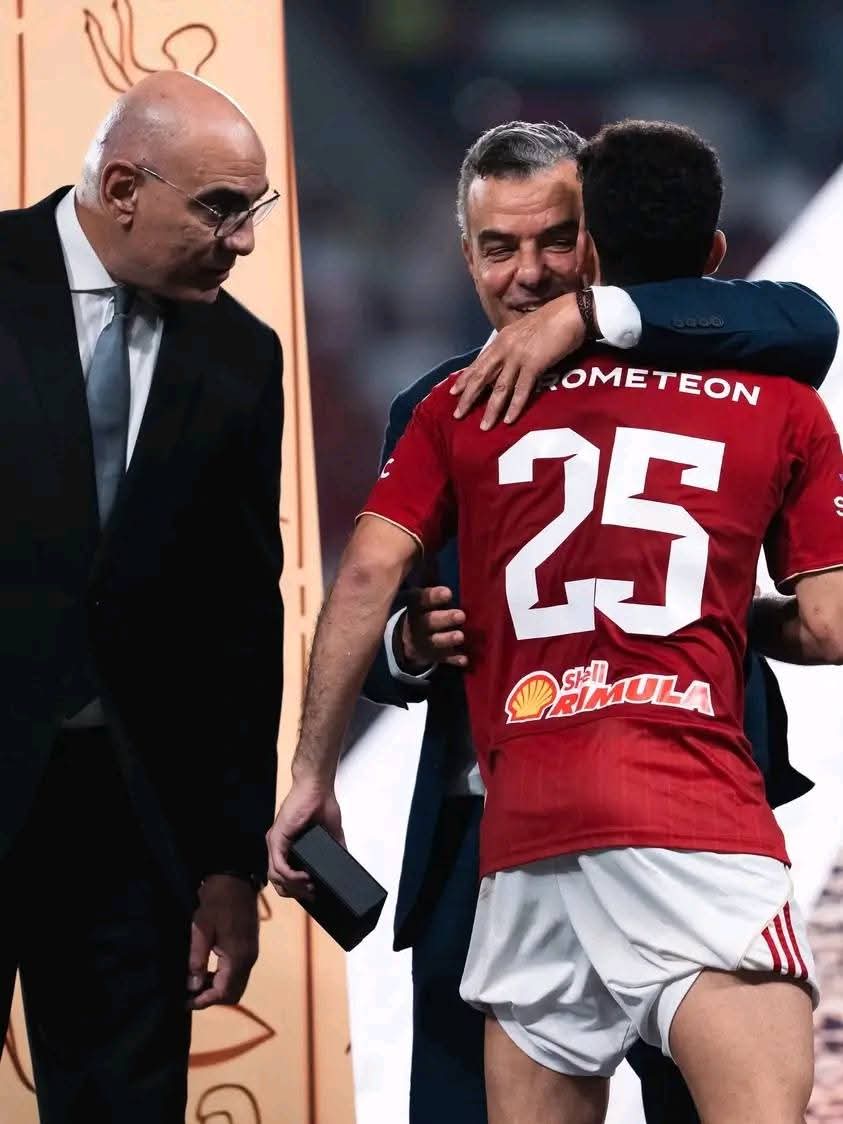 تتويج الأهلي