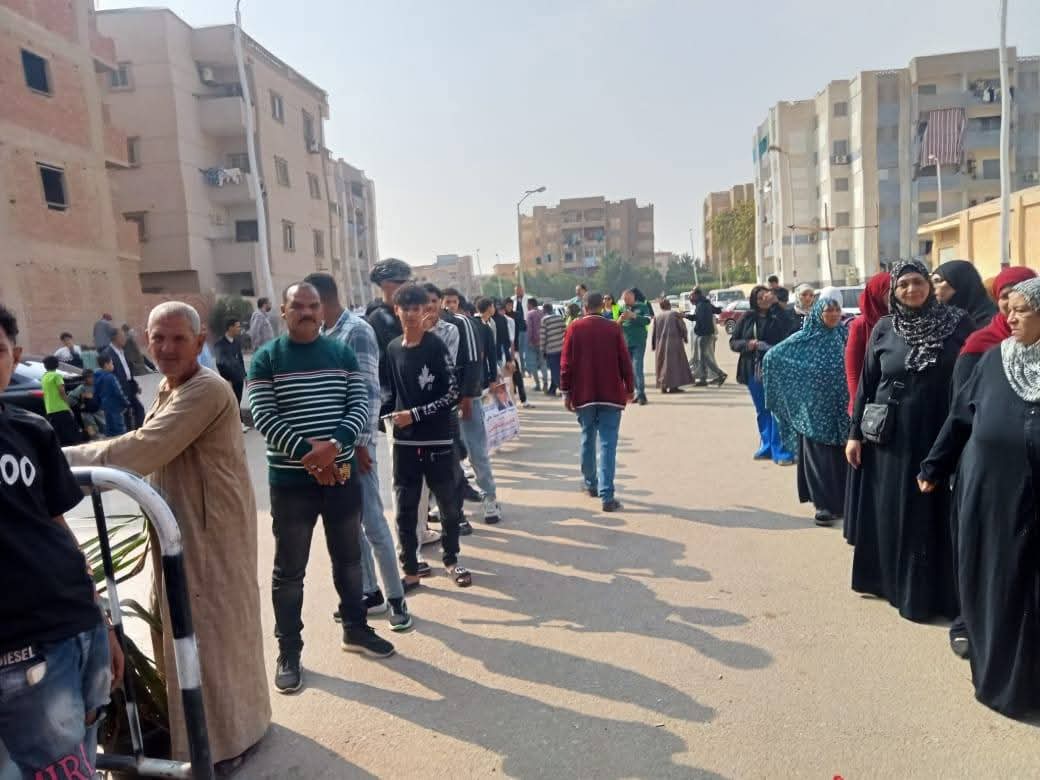 1762786393 193 مواطنين كتير نازلين ينتخبوا في لجان حدائق أكتوبر لمجلس النواب