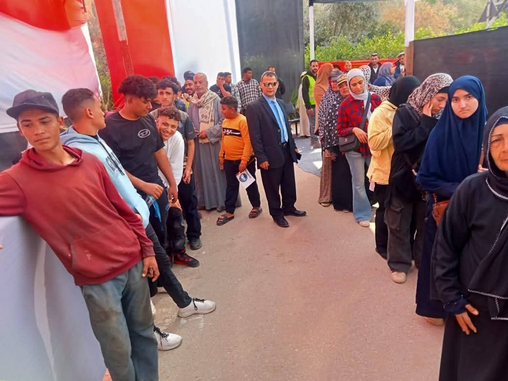 1762786393 58 مواطنين كتير نازلين ينتخبوا في لجان حدائق أكتوبر لمجلس النواب