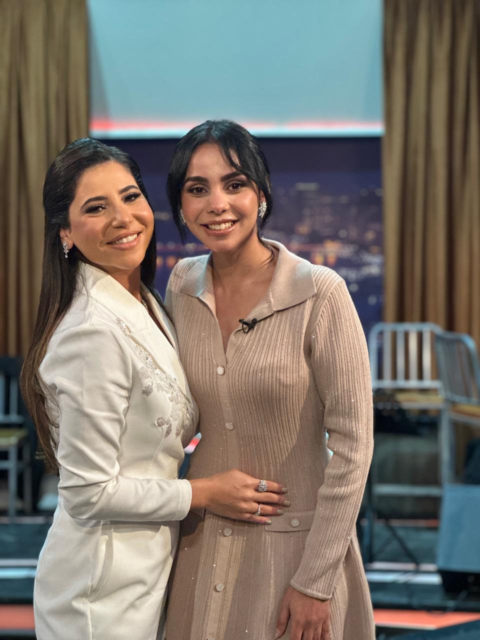 1762787129 349 بعد ما غنت قدام الرئيس السيسي حنين الشاطر ضيفة عند