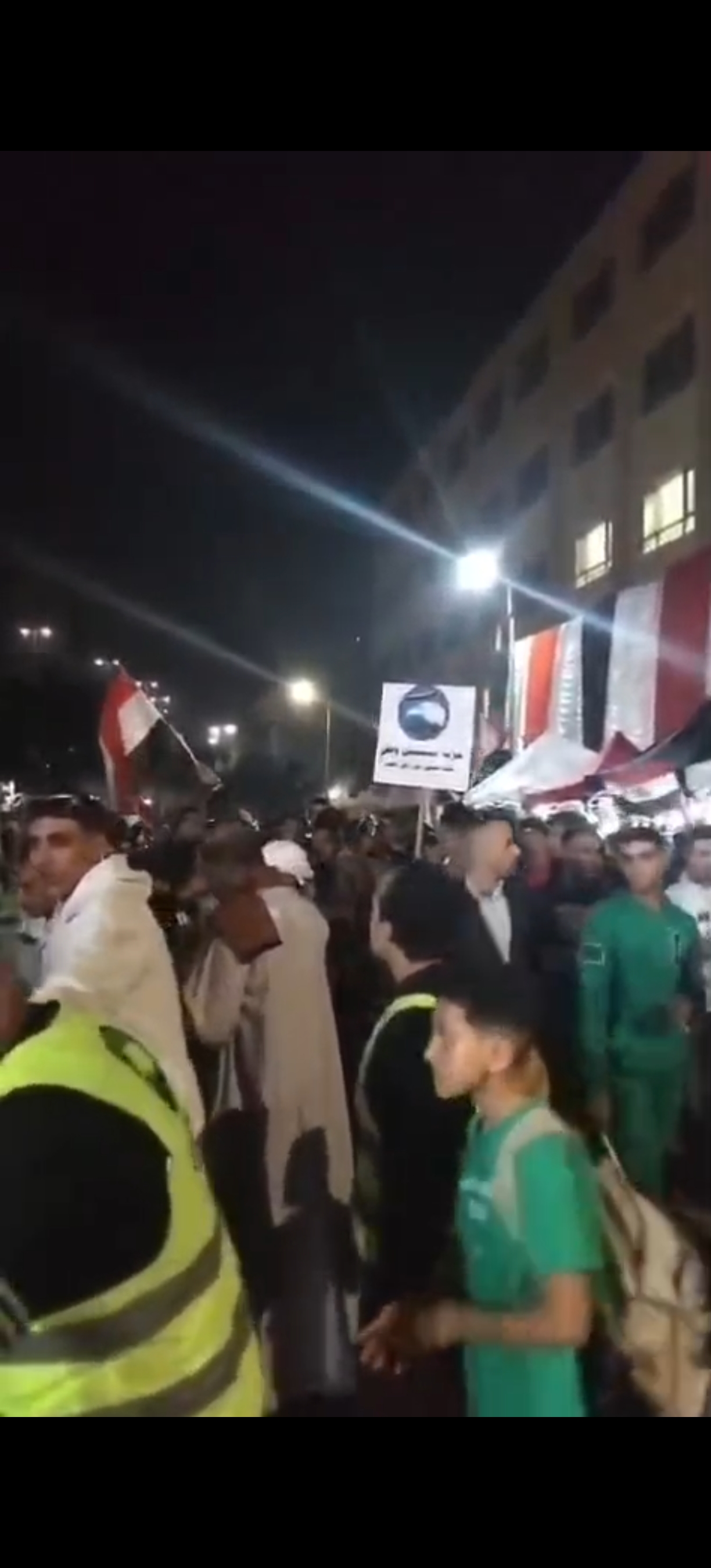 1762795236 816 قبل ما تقفل اللجان بساعات الناس بتتدافع للتصويت في انتخابات