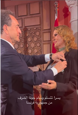 1762804702 226 يسرا تتسلم وسام جوقة الشرف من فرنسا صور وفيديو
