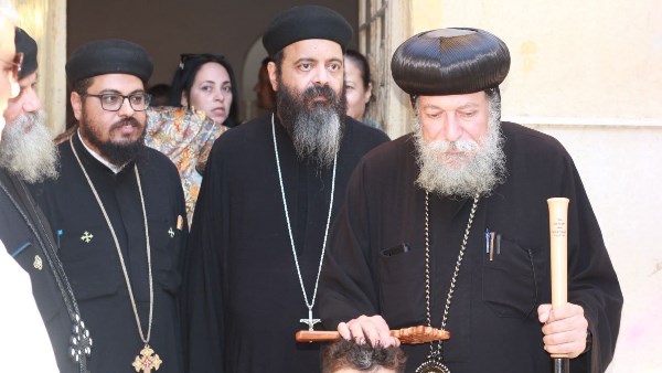 الأنبا إيلاريون في نشاط رعوي