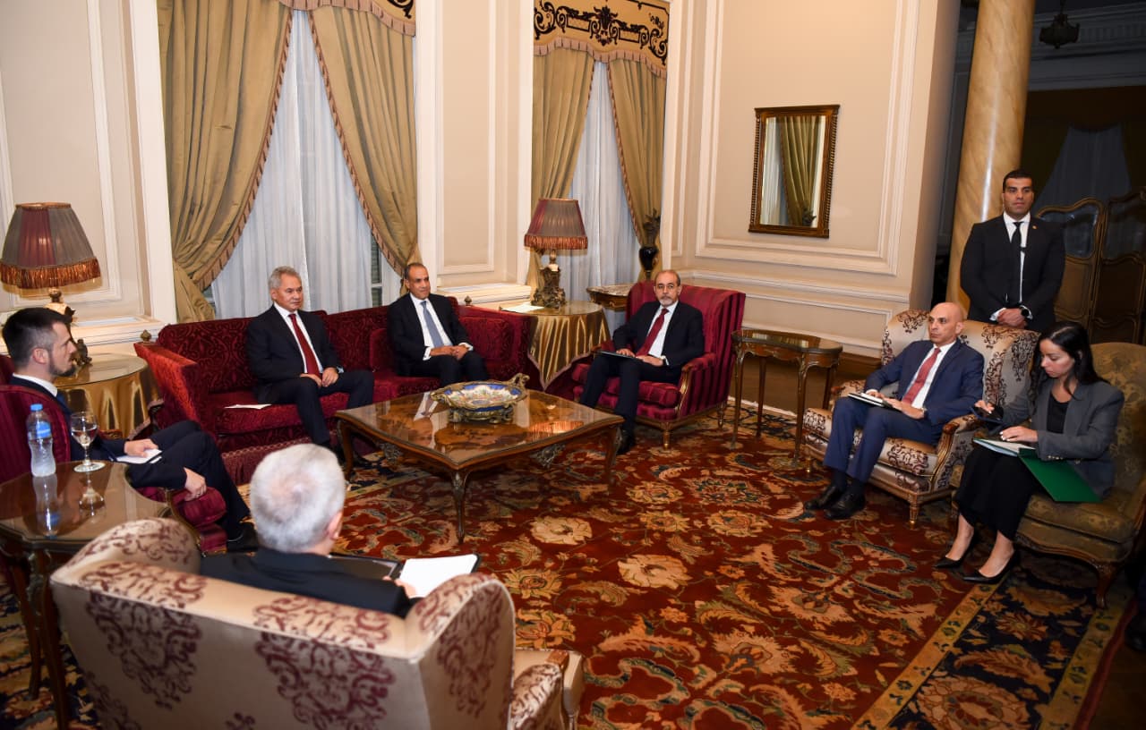 1762841981 757 وزير الخارجية يستقبل سكرتير مجلس الأمن الروسي علشان يناقشوا تعزيز