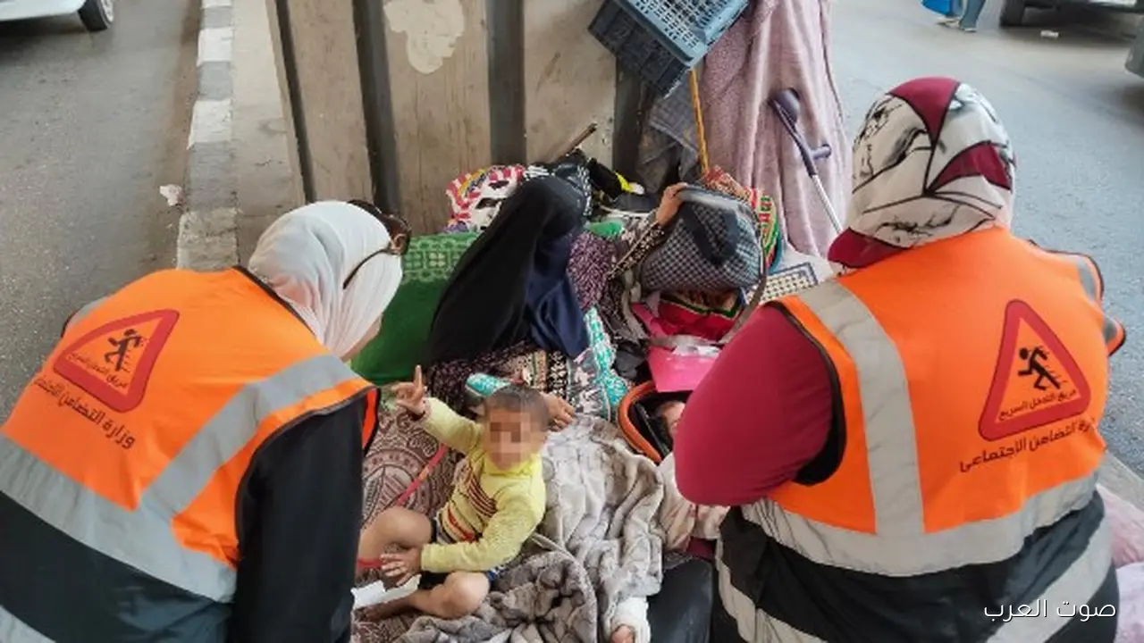 1762846759 بعد مناشدة على فيسبوك فرق الإنقاذ تنقذ أسرة بلا بيت