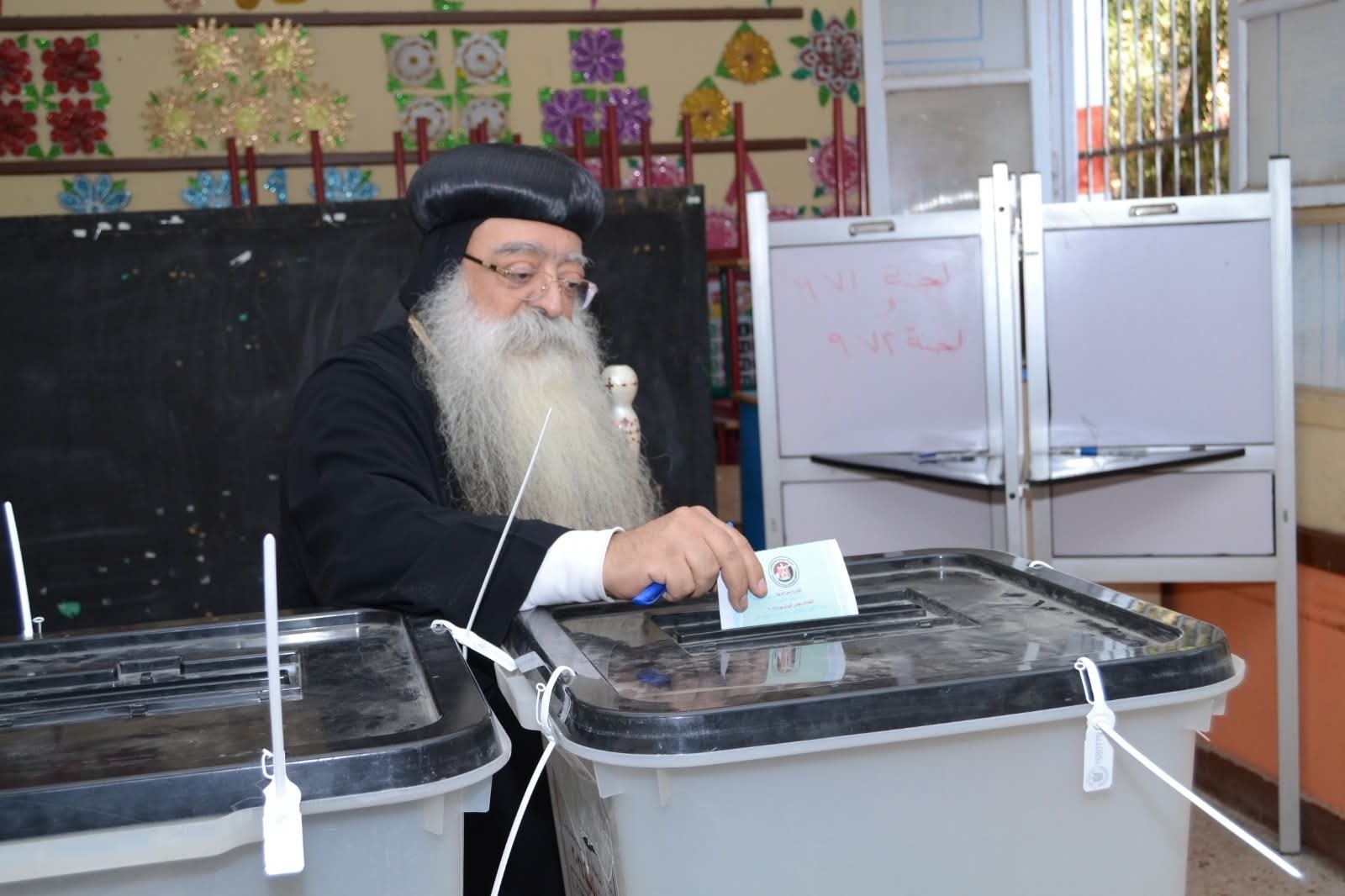 1762847431 53 أساقفة الكنيسة يشاركوا في الانتخابات ويدلوا بأصواتهم في المرحلة الأولى