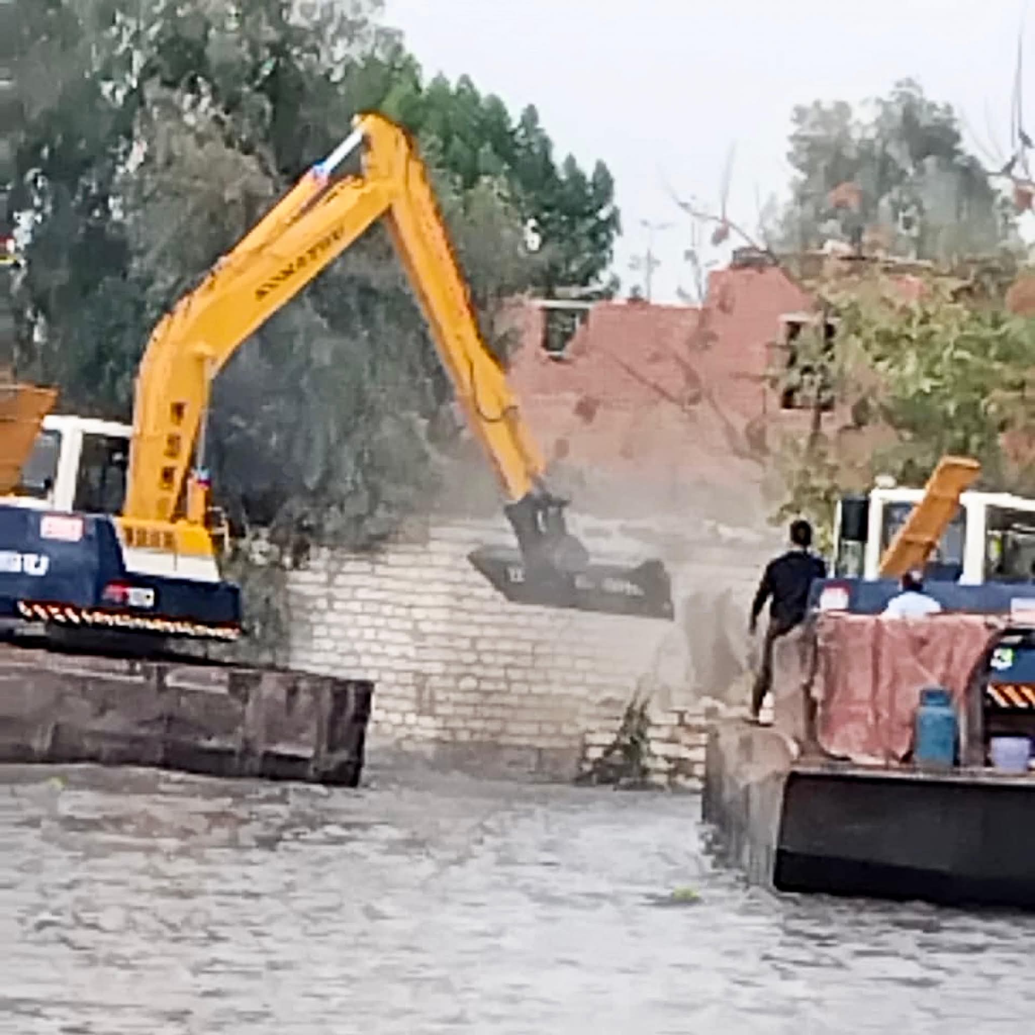 1762848158 658 بدء تنفيذ مشروع ضبط النيل في فرع رشيد وإزالة التعديات