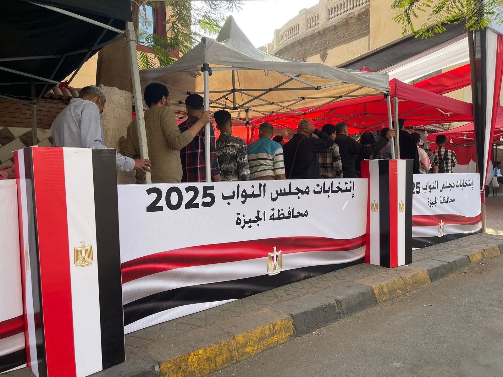 1762849413 469 المئات صوتوا في انتخابات مجلس النواب في العمرانية والطالبية