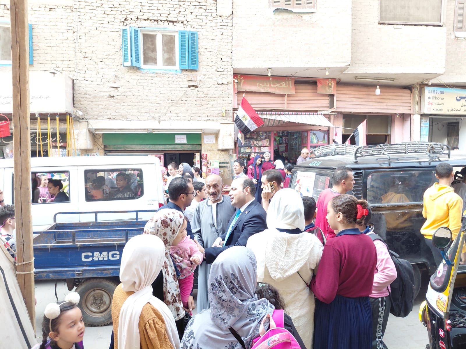 1762849653 204 زحمة ناخبين مستمرة على لجان العمرانية في انتخابات النواب