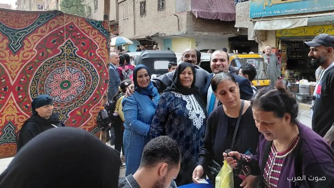 1762852409 توافد العشرات على لجان انتخابات مجلس النواب في أبو النمرس