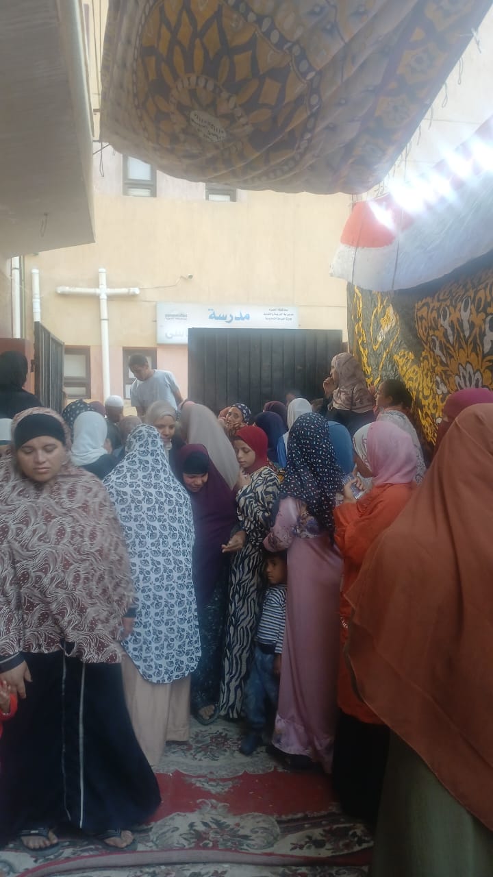 حب مصر: كبار السن والستات في المقدمة باللجان الانتخابية في قرى العياط بالجيزة 7 الانتخابات في العياط