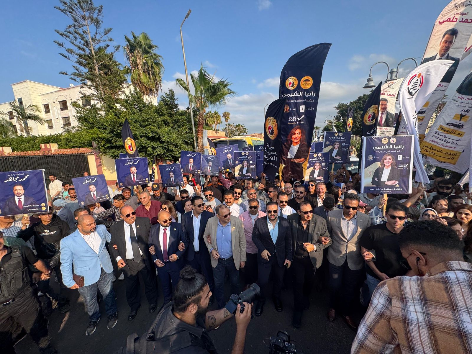 1762870885 578 بالآلاف مسيرة كبيرة في الإسكندرية عشان تشجع الناس على المشاركة