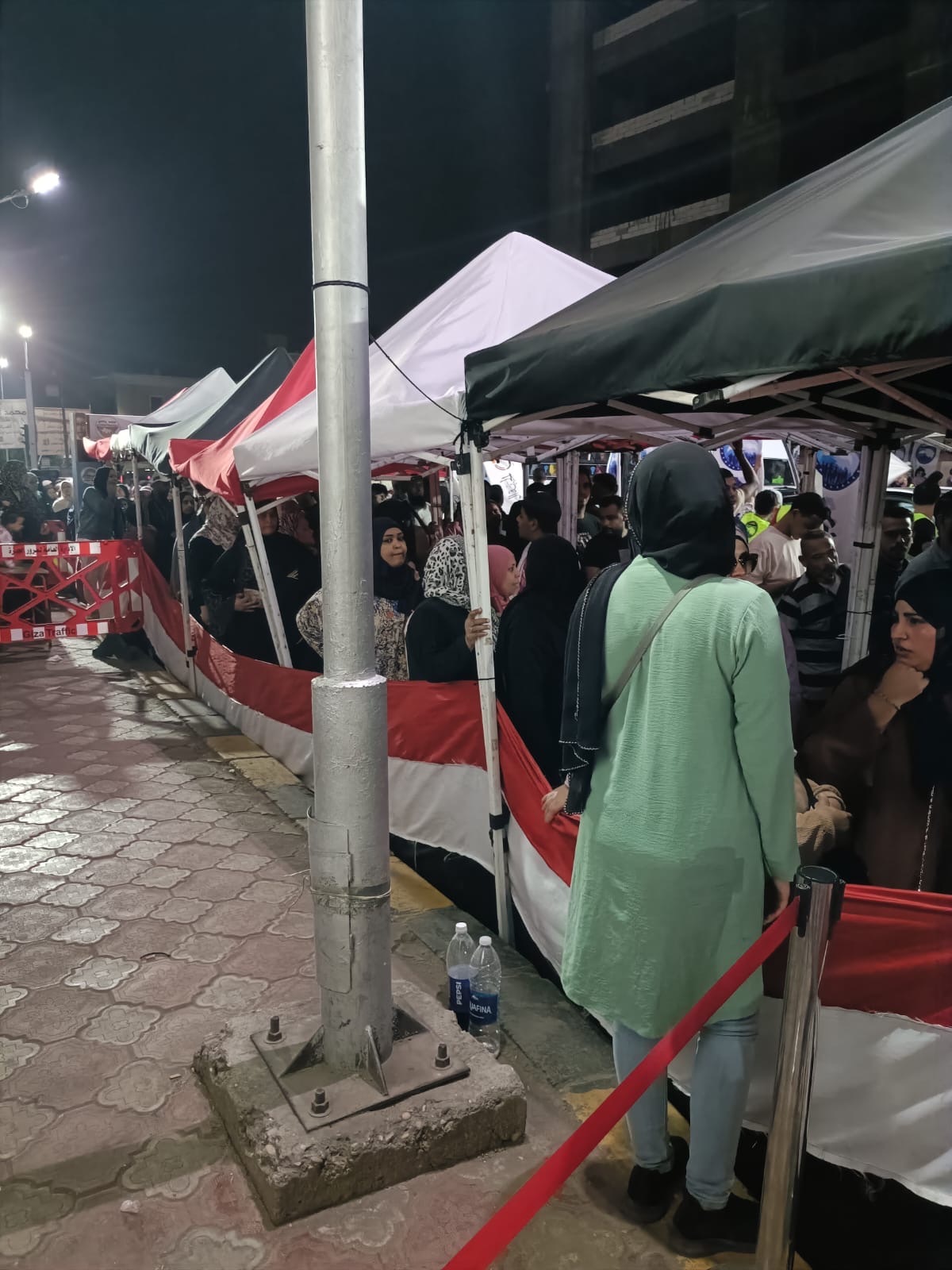 1762886838 771 قبل غلق اللجان بدقايق المواطنين بيتوافدوا على اللجان الانتخابية في