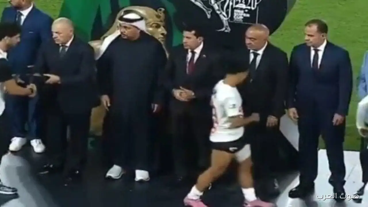 1762894277 والد بيزيرا يكشف سبب عدم تحية ابنه للناس في نهائي