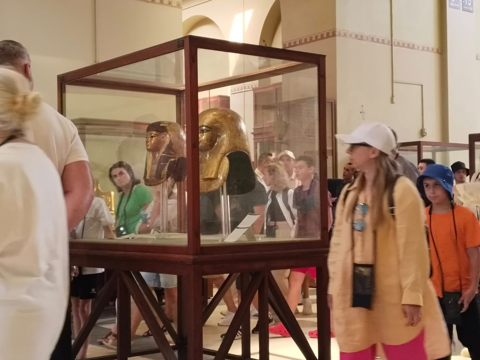 1762937915 153 زوار كتير بيجوا المتحف المصري بالتحرير صور