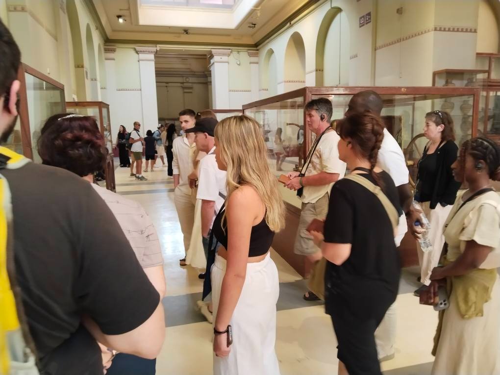 1762937915 508 زوار كتير بيجوا المتحف المصري بالتحرير صور