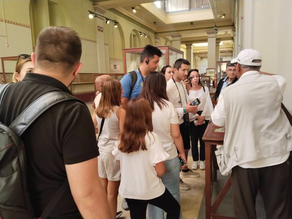 1762937915 882 زوار كتير بيجوا المتحف المصري بالتحرير صور